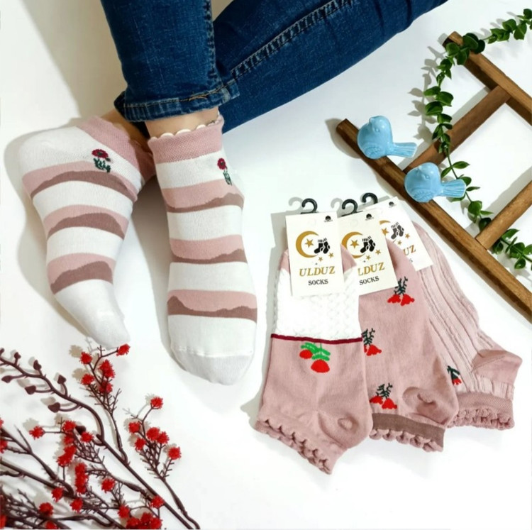 جوراب مچی لب کنگره ای کالباسی طرح گل