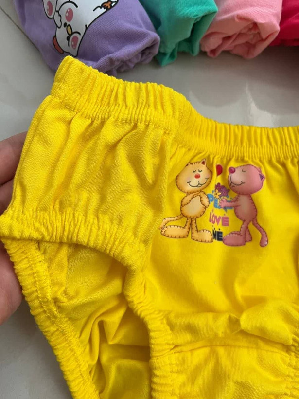 شورت دخترانه سوپر نخ پنبه ارغوان طرح کارتونی رنگ های اکتیو مناسب 3 تا 6 سال