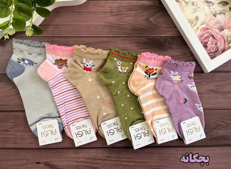 جوراب مچی لب کنگره ای دخترانه طرح میکس مناسب حدود ۴ تا ۱۰ سال