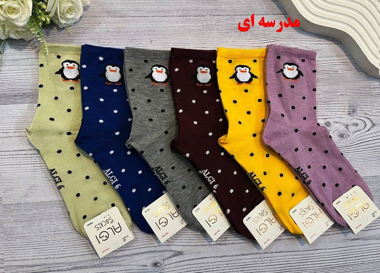 جوراب ساقدار پنگوئن خالدار مناسب ۷ تا ۱۰ سال